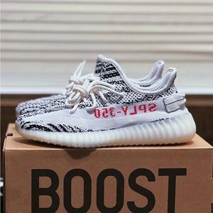 Yeezy Boost 350 V2 Zebra